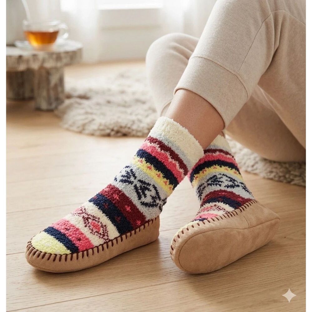 OLD NAVY WOMENS Cozy Slipper Socks L-XL Non-Skid Sole nordic warm winter New